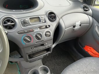 Yaris 1.0i (50kw) - NOVÁ STK - EKO- 0 KČ - 10