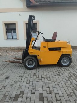 Prodám Vzv destu nosnost 2.5t - 10