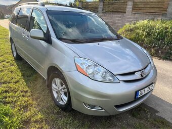 Toyota Sienna - 10