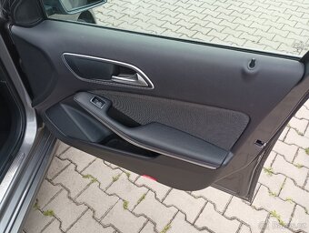 Mercedes Benz A 180 rok 2015 - 10