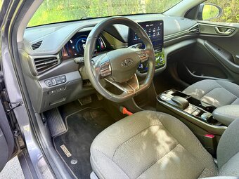 Hyundai IONIQ,38,3 kWh,SoH 100%,TČ,BlueLink, sDPH 449 000,- - 10