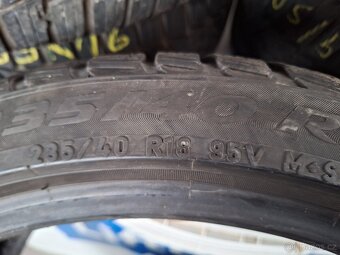 Prodám zimní pneu 235/40/18 Michelin a Pirelli - 10