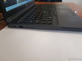 Dell Latitude 5590 - 10
