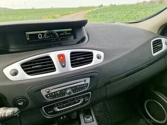 Renault Grand Scenic 2.0 dci 118 kw - 10