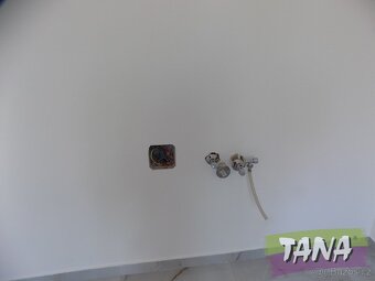 Prodej rodinného domu o dispozici 3+1 po kompletní vnitřní r - 10