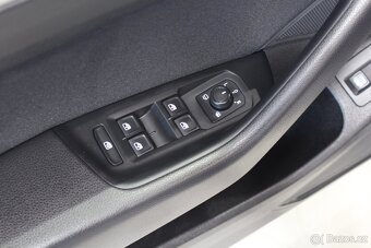 VW Passat B8 2.0TDI DSG 110kW Navi LED Display - 10