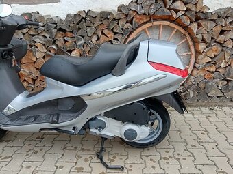 PIAGGIO X8 250 i.e - 10