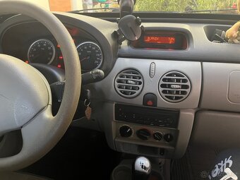 Renault Kangoo 1.6 16V - 10
