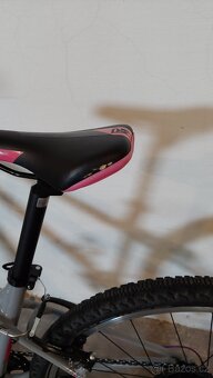 Prodám dívčí kolo Rock Machine Thunder 26" - 10