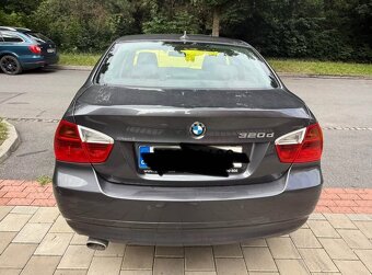 BMW E90 320D - 10