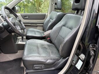 Nissan X-trail,4x4,automat,panorama,tažné - 10