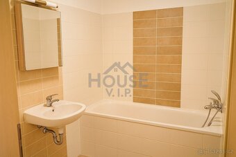 Prodej bytu 3+kk, 83,2 m² + lodžie a balkon, s garářovým stá - 10