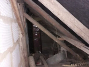 Prodej chalupy 2+1 se dvorem a stodolou v Maňovicích, RD 2+ - 10