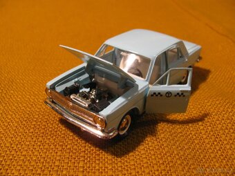 MODEL TAXI VOLGA GAZ 24 kovový model 1:43 SSSR - 10
