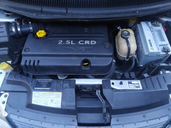 CHRYSLER VOYAGER 2.5 CRD manuál 7 míst. - 10