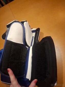 Lapacka a vyrazecka Axis 2,9 INT - 10