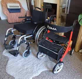 Invalidní vozík a chodítko - 10