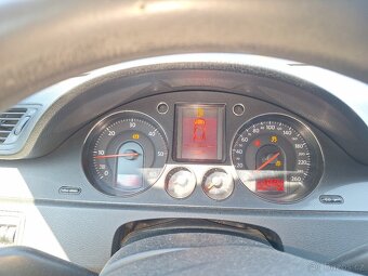 VW PASSAT 1.9 TDI VARIANT HIGHLINE 77kw/105ps - 10