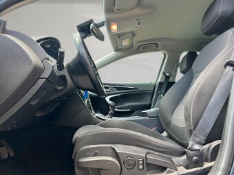 Insignia Kombi 1.6d 136PS PDC BiXen Výhř Nav Tažné Kam 11/16 - 10