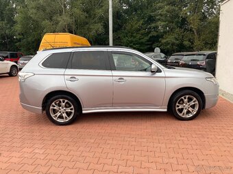 MITSUBISHI OUTLANDER  7 míst diesel manuál - 10