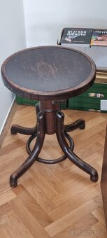 PIANO ZNAČKA BROŽ + otočná stolička - 10