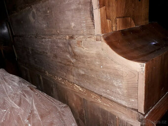 Svatostánek kolem roku 1760, ořech s intarzií - STARÁ RESTAU - 10