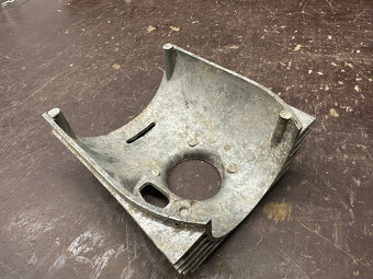 Predám kryt karburátoru JAWA ČZ 125 175 250 - 10