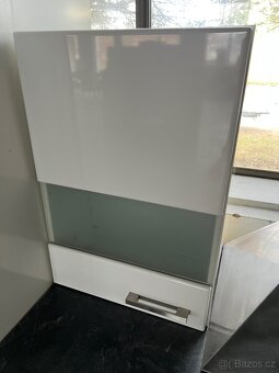 Kompletní kuchyň se všemi spotřebiči - 10