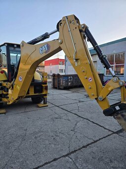 Caterpillar - 10