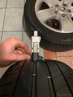 Alu kola Škoda R16 5X112 LETNÍ PNEU 205/55 R16 MICHELIN - 10
