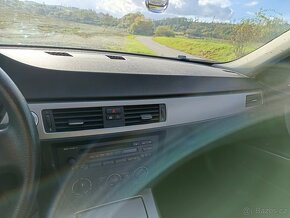 BMW 3 e90 2.0i - 10