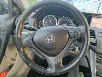 Honda Accord 2.4 executive r.v 2015 - 10