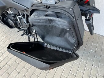 Honda NT1100 - 10
