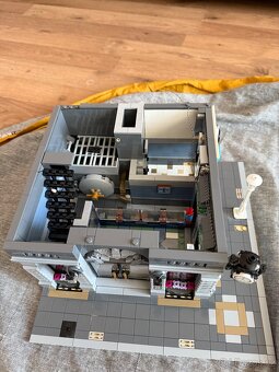 LEGO Creator Expert 10251 Brick Bank - Z VÝSTAVKY + SVĚTLA - 10