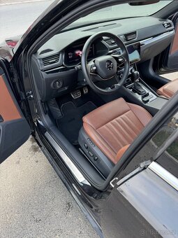 Škoda SuperB iV L&K 2023, černá metalíza - 10