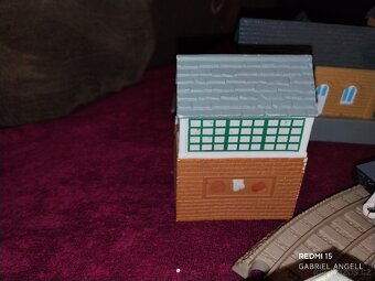 Koleje a budovy – (Thomas & Friends) - 10