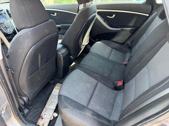Hyundai i30 1.6d 2012 sražka se zveři - 10