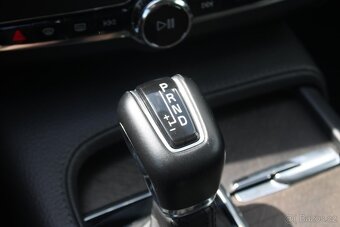 Volvo V90 2.0 D5 173KW AWD MOMENTUM DPH (2018) - 10