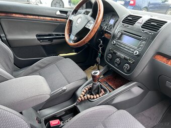 Volkswagen Jetta 2.0 FSI Sportline - 10