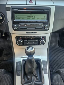 VW Passat B6 Comfortline 1.6 TDI 77 kW, 2010, Nová STK - 10