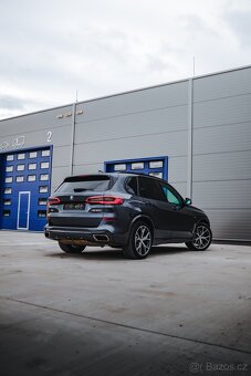 BMW X5 M50i - 10