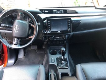 Toyota Hilux - 10