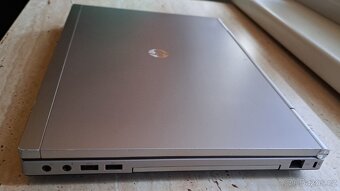 HP EliteBook 8570p/ Core i7 / 8 GB / SSD 240GB/ WIN 11 PRO - 10