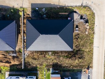 Prodej novostavby 4+kk s garáží, 220 m² – pozemek 1 042 m²,  - 10