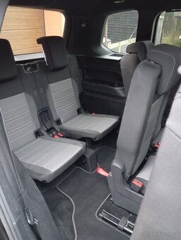 Volkswagen Touran R-Line, 7 místný DSG - 10