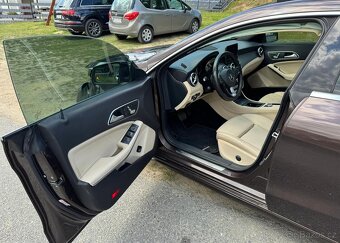 Mercedes-Benz CLA 250 7G-DCT - 10