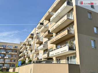 byt 3+ kk 77 m 2, balkon 10 m2, garáž 21 m2-Praha, Horní Měc - 10