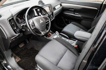 Mitsubishi Outlander 2.0 PHEV 4WD (2013) - 10