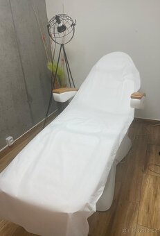 Kosmeticka, tetovaci a masazni lehatka - 10