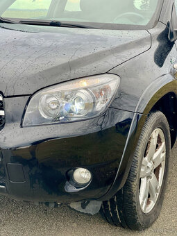 TOYOTA RAV 4 2.2D - 10